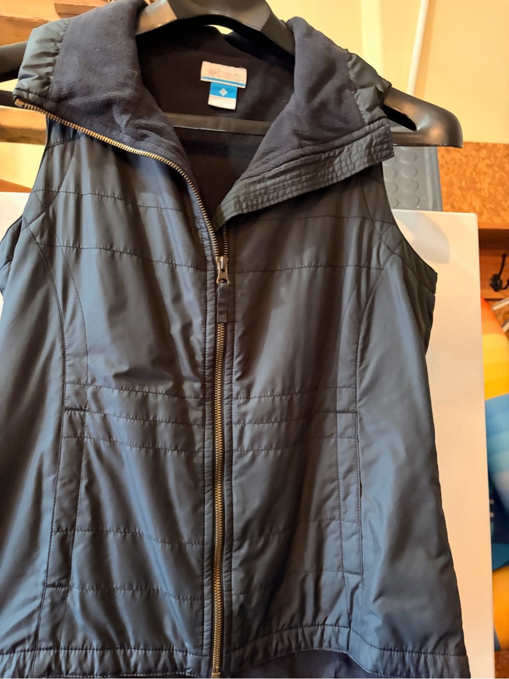 Women's Quilted Hooded Vest — black
